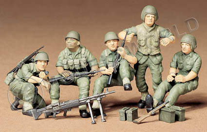 Фигуры Группа американских солдат 70-х годов на отдыхе. Масштаб 1:35 - фото 1