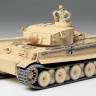 Склеиваемая пластиковая модель Немецкий танк TIGER I, первая версия в африканском варианте окраски, с фигурой командира. Масштаб 1:35