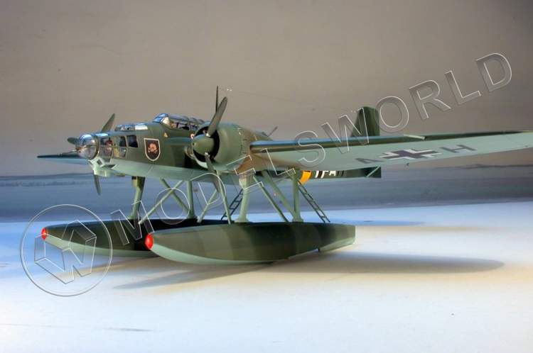 Склеиваемая пластиковая модель самолета Heinkel He 115 Seaplane. Масштаб 1:72 - фото 1