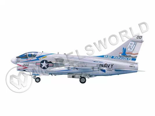 Склеиваемая пластиковая модель cамолет A-7D/E Corsair II. Масштаб 1:48