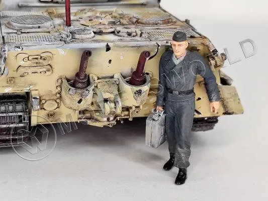 Фигура танкиста, Германия, лето 1943 г., поза 3. Масштаб 1:35