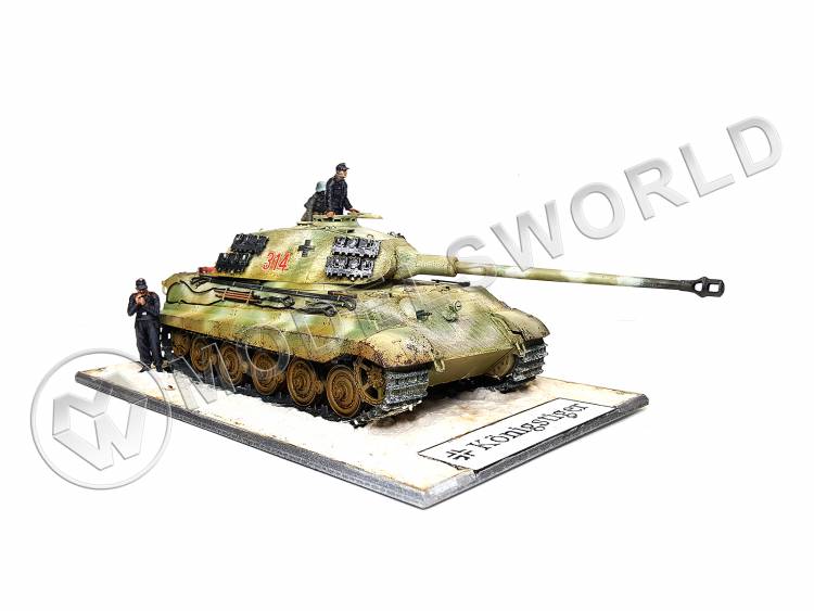 Готовая модель, Немецкий танк King Tiger с экипажем на подставке в масштабе 1:35 - фото 1