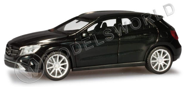 Модель автомобиля Mercedes-Benz GLA class, черный. H0 1:87 - фото 1