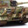 Склеиваемая пластиковая модель Немецкий тяжелый танк Sd.Kfz.182 King Tiger (башня Хеншель). Масштаб 1:35