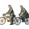 Фигуры немецкие солдаты на велосипедах (2 фигуры). Масштаб 1:35