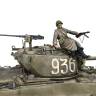 Готовая модель Американский средний танк M4A2 на службе РККА с десантником в масштабе 1:35
