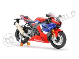Склеиваемая пластиковая модель мотоцикла Honda CBR1000RR-R FIREBLADE SP. Масштаб 1:12