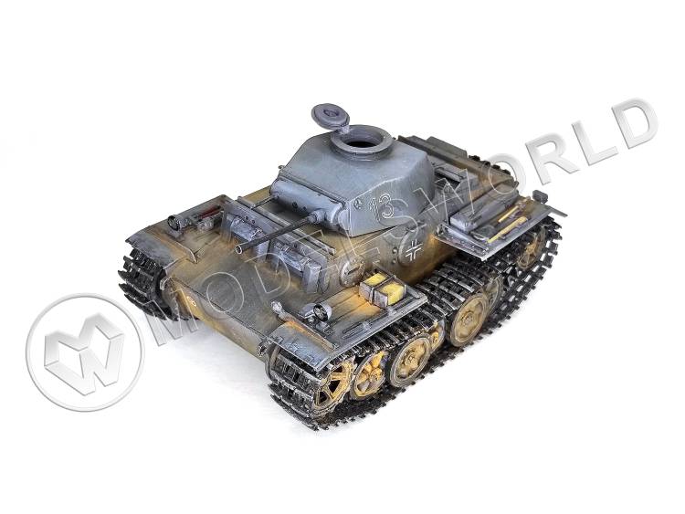 Готовая модель Немецкий легкий танк Pz II-J в масштабе 1:35 - фото 1