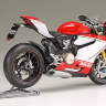 Склеиваемая пластиковая модель мотоцикла Ducati 1199 Panigale S Tricolore. Масштаб 1:12