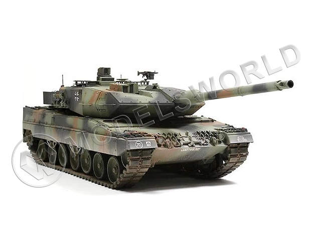 Склеиваемая пластиковая модель основной боевой танк Leopard 2 A6 с 3 фигурами. Масштаб 1:35 - фото 1