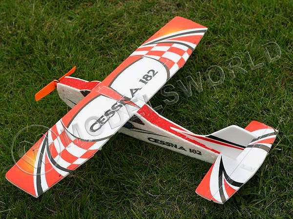 Радиоуправляемая модель самолета Techone Cessna 182 ARF. - фото 1