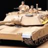 Склеиваемая пластиковая модель Американский танк M1A1 Abrams. Масштаб 1:35