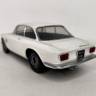 Готовая модель Автомобиль  Alfa Romeo 1300 GT Junior в масштабе 1:24