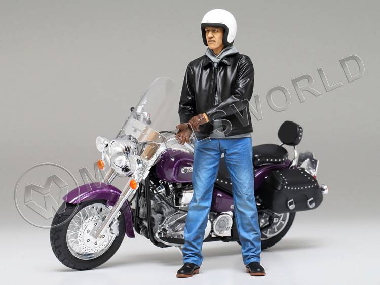 Склеиваемая пластиковая модель фигура мотоциклиста (Street Rider). Масштаб 1:12 - фото 1