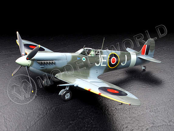 Склеиваемая пластиковая модель самолета Supermarine Spitfire Mk.IXc. Масштаб 1:32 - фото 1
