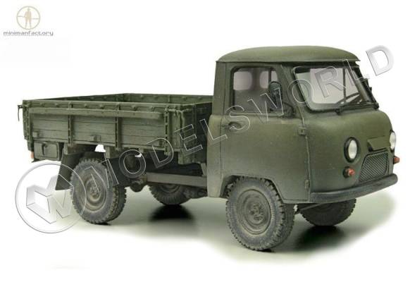 Склеиваемая пластиковая модель УАЗ-452Д Военная версия, СССР-Россия. Масштаб 1:35