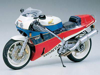Склеиваемая пластиковая модель мотоцикла Honda VFR750R. Масштаб 1:12 - фото 1