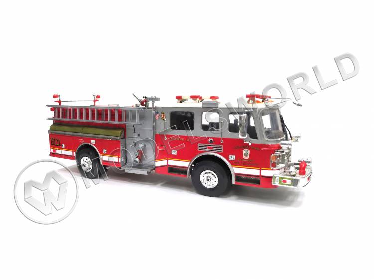 Готовая модель, Американская пожарная машина LAFRANCE Eagle в масштабе 1:25 - фото 1