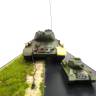 Готовая модель, Советский танк Т-34/85 в футляре в масштабе 1:35