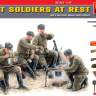 Советские солдаты на отдыхе. Специальный выпуск. Масштаб 1:35