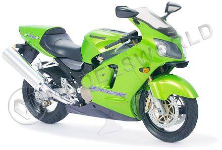 Склеиваемая пластиковая модель мотоцикла Kawasaki Ninja ZX-12R. Масштаб 1:12