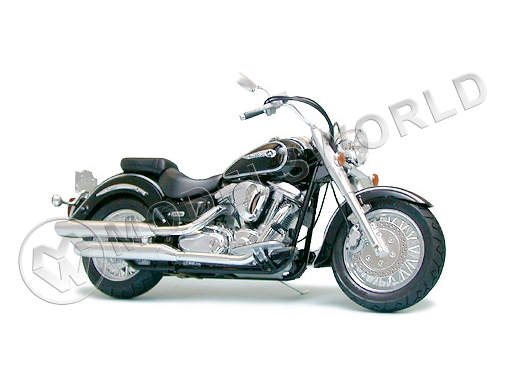 Склеиваемая пластиковая модель мотоцикла Yamaha XV1600 Roadstar  L=208 mm. Масштаб 1:12 - фото 1