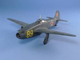 Модель самолета из Ф.П. смолы Як-15. Масштаб 1:72