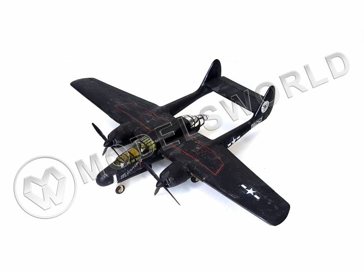 Готовая модель американский ночной истребитель P-61 "Черная вдова" в масштабе 1:72 - фото 1
