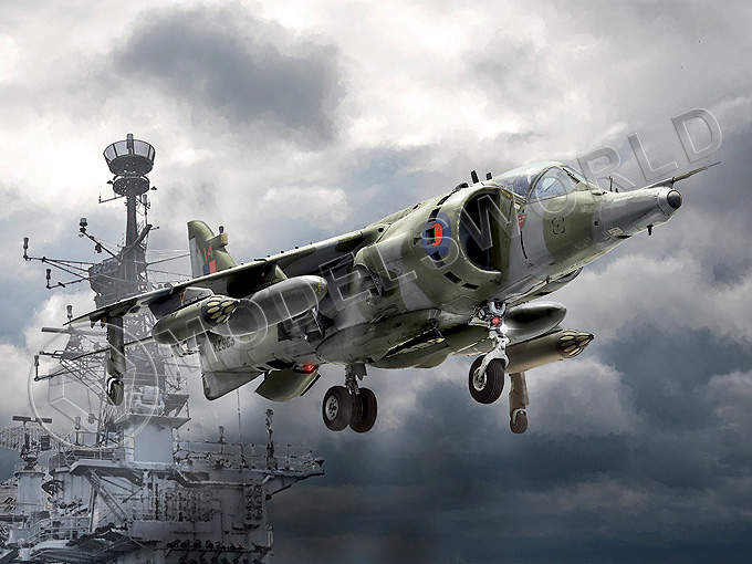 Склеиваемая пластиковая модель бомбардировщика Harrier GR.3 Фолклендская война. Масштаб 1:72 - фото 1